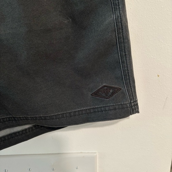 Hollister Mid-Thigh Volley Swim Trunks Mens Size Medium Faded Black Beach Swim - Picture 3 of 11